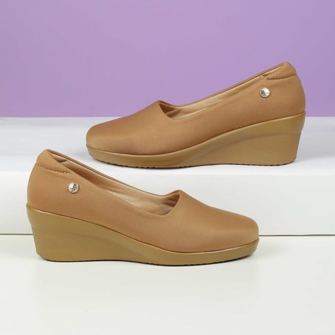 Mochi Women Beige-red Casual Ballerinas