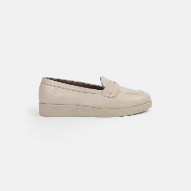 Mochi Women Beige Casual Loafers (SKU: 31-882-20-36)