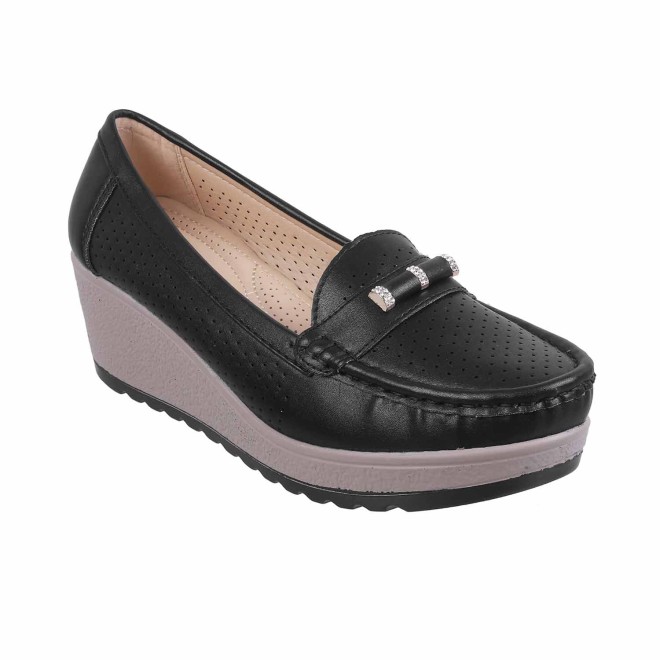 Source OEM factory price wholesale women moccasin shoes color lady for  upscale fine footwear stores on malibabacom