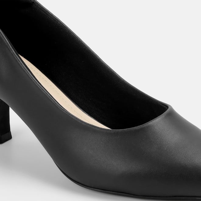 Mochi Women Black Formal Pumps (SKU: 31-926-11-36)