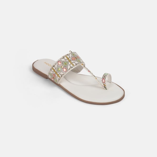 Mochi Women White Ethnic Slippers