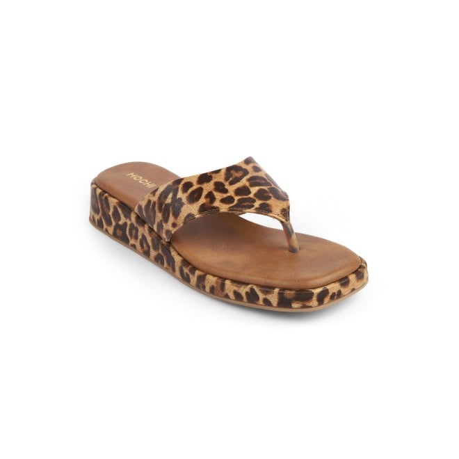 Mochi Women Tan Casual Slippers