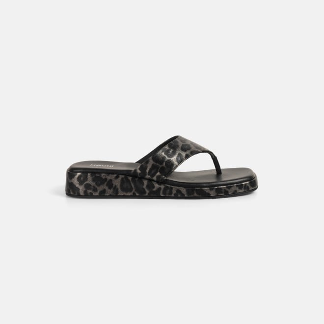Mochi Women Black Casual Slippers (SKU: 32-1407-11-36)