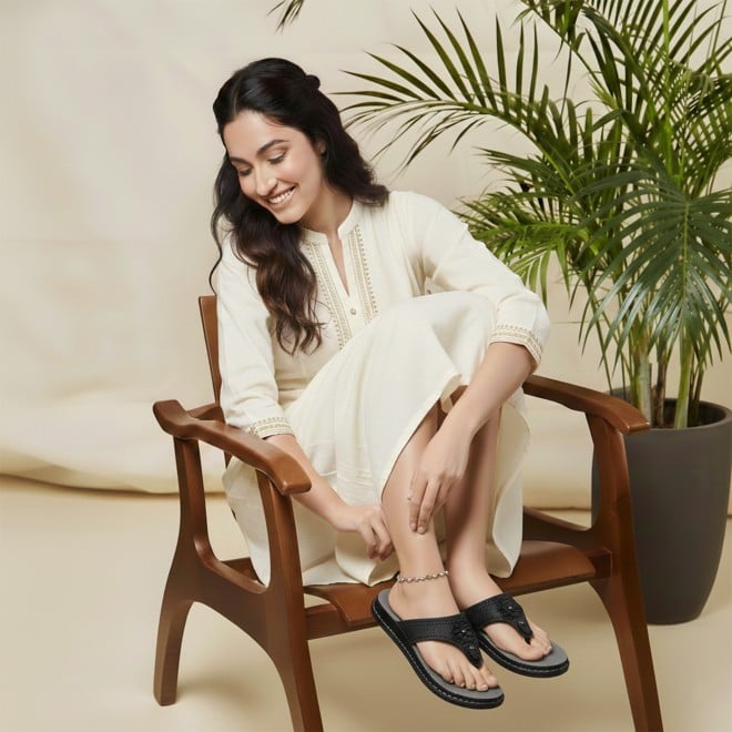 Mochi Women Black Casual Slippers (SKU: 32-1467-11-36)