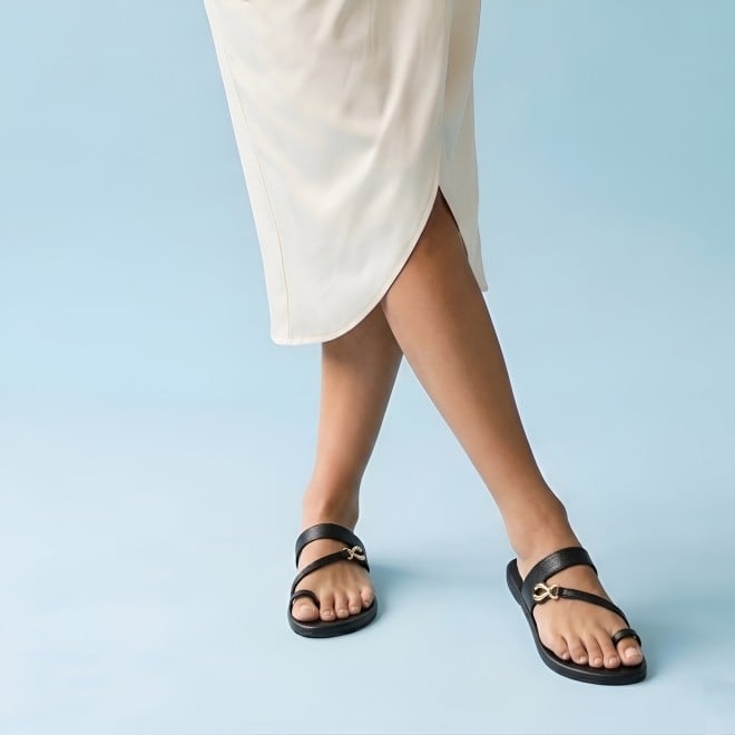 Mochi Women Black Casual Slip Ons (SKU: 32-1682-11-36)