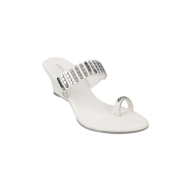 Mochi Women White Ethnic Sandals