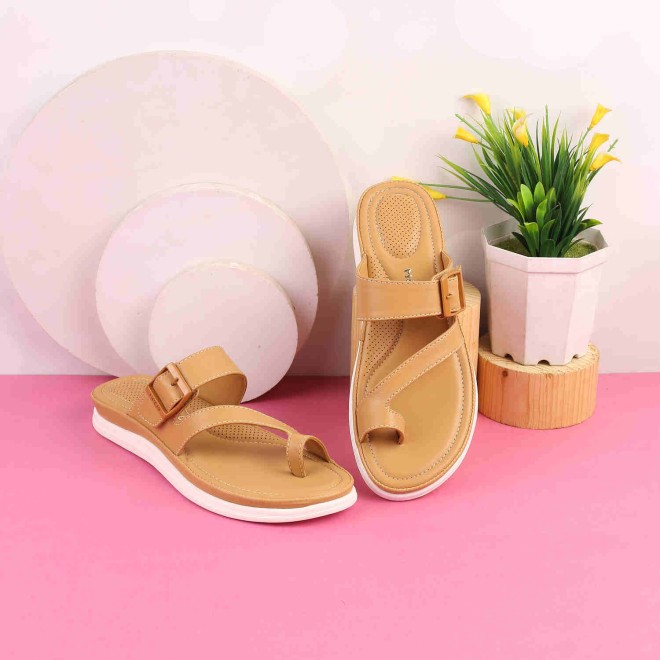 Mochi Women Tan Casual Flip-Flops (SKU: 32-607-23-40)