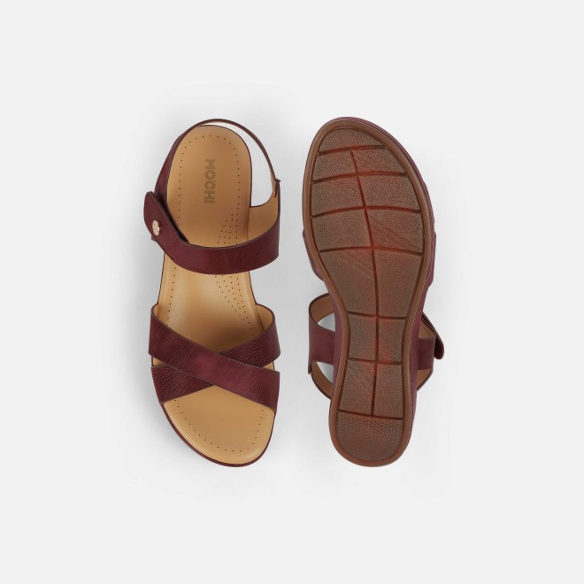 Mochi Women Maroon Casual Comfort (SKU: 33-1294-44-36)