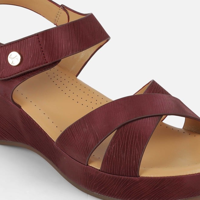 Mochi Women Maroon Casual Comfort (SKU: 33-1294-44-36)