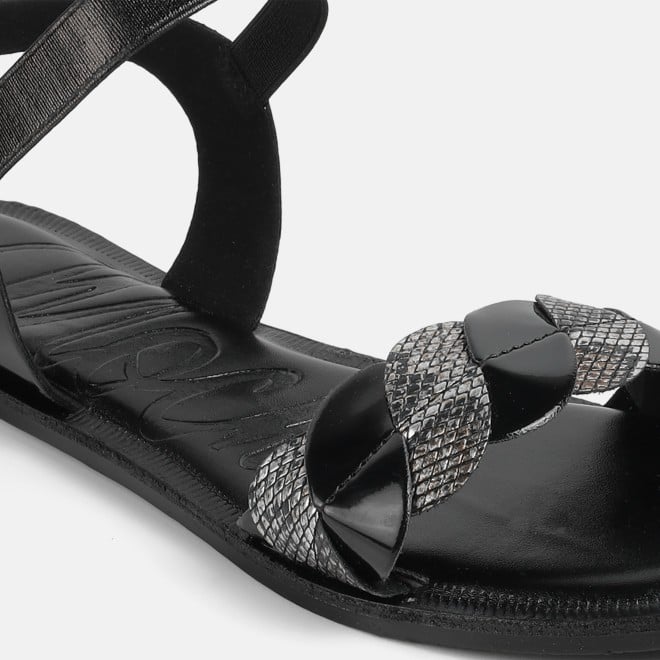 Mochi Women Black Casual Sandals (SKU: 33-1516-11-36)