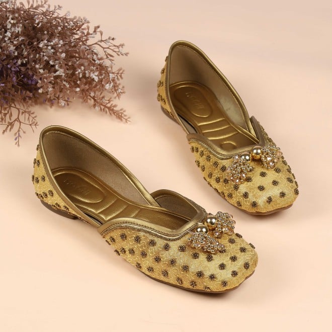 Mochi Women Gold Ethnic Jutis