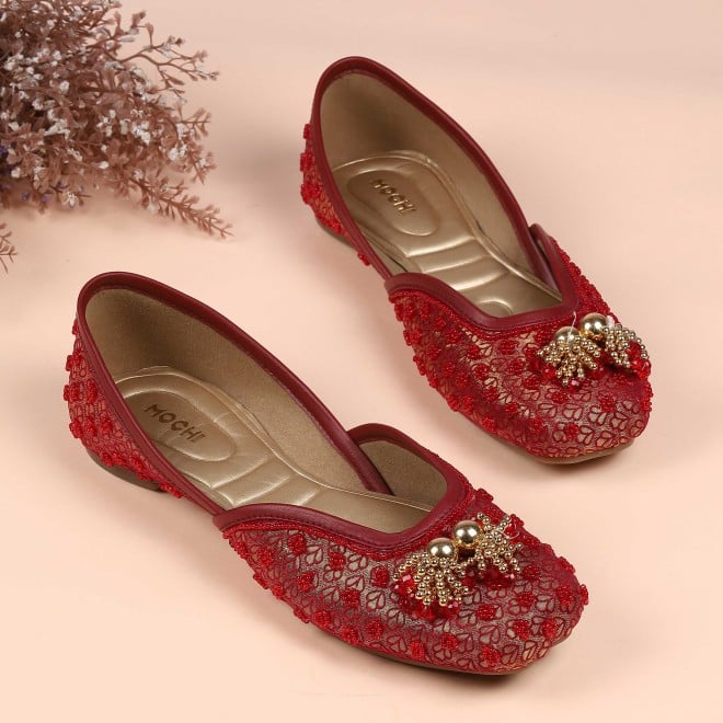 Mochi Women Maroon Ethnic Jutis