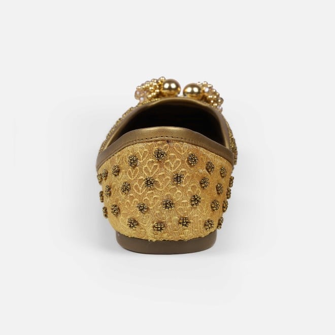 Mochi Women Gold Ethnic Jutis (SKU: 35-2516-15-36)