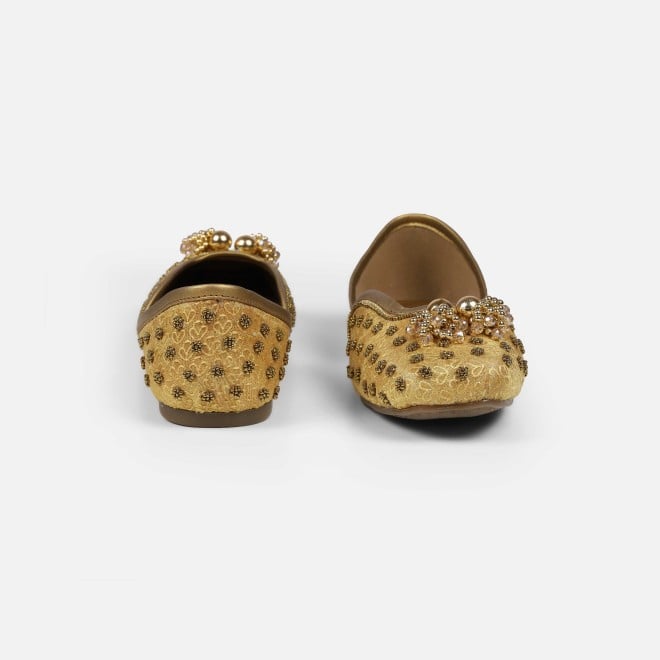 Mochi Women Gold Ethnic Jutis (SKU: 35-2516-15-36)