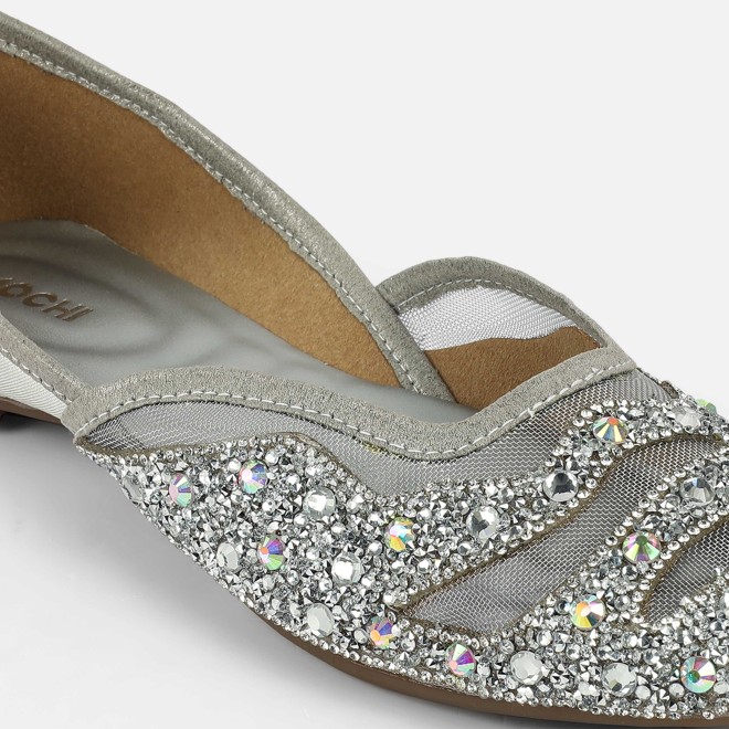 Mochi Women Silver Ethnic Jutis (SKU: 35-2517-27-36)