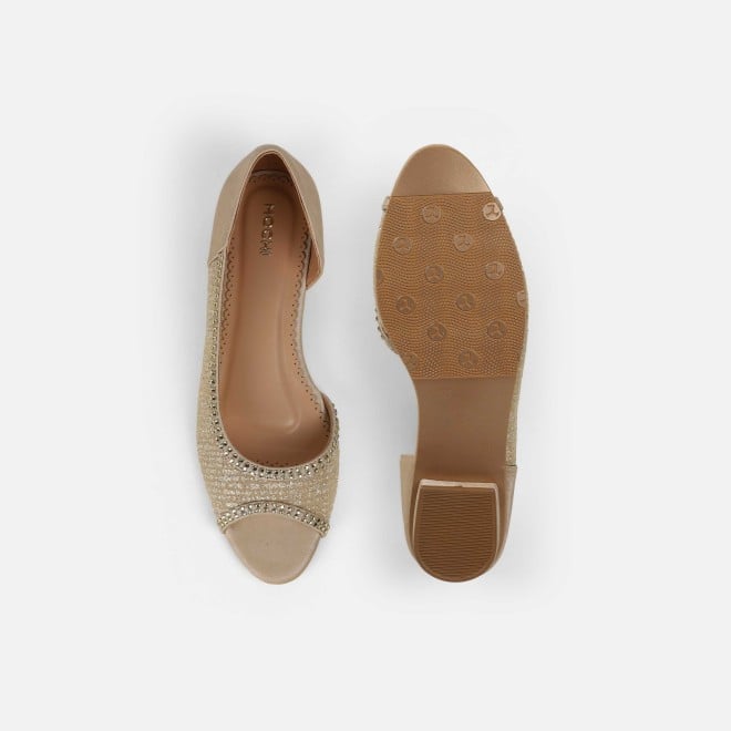 Mochi Women Gold Ethnic Sandals (SKU: 35-2598-15-37)