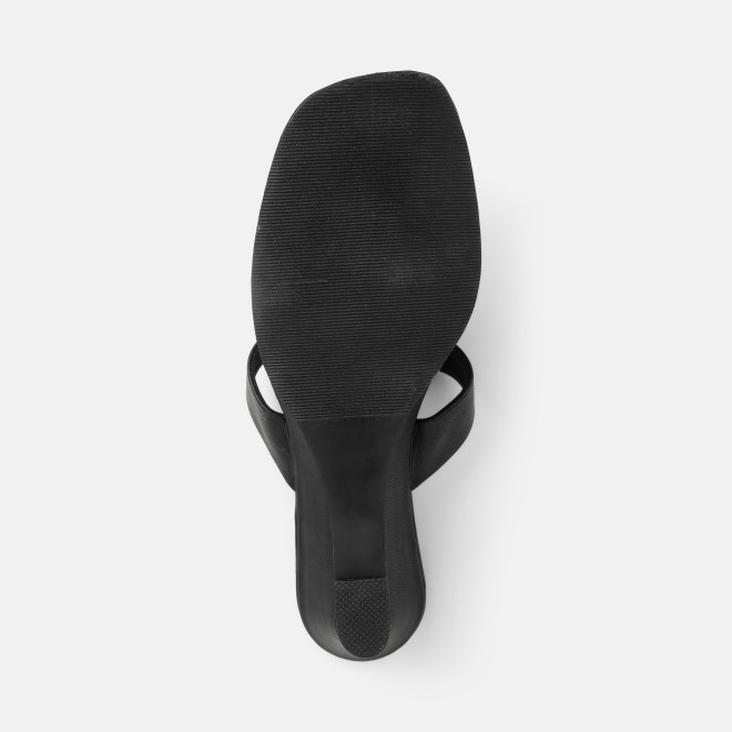 Mochi Women Black Casual Slip Ons (SKU: 35-2703-11-36)