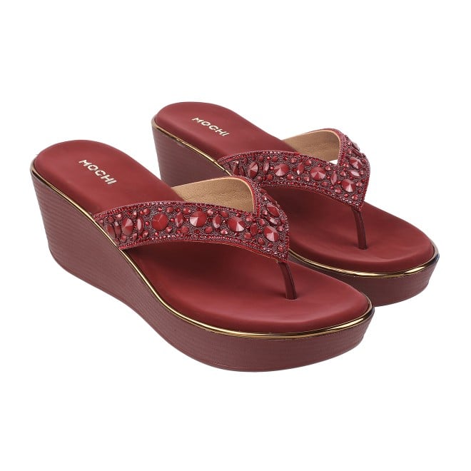 Mochi Women Maroon Casual Slippers