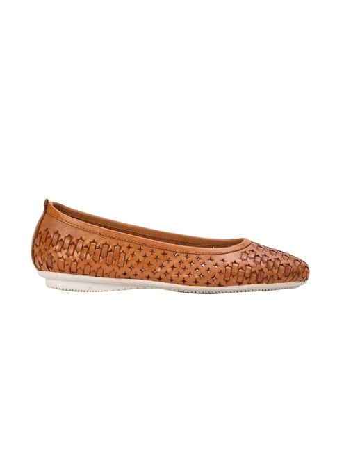 Von Wellx Women Tan Casual Ballerinas (SKU: 357-20030-23-40)