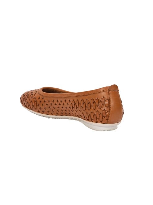 Von Wellx Women Tan Casual Ballerinas (SKU: 357-20030-23-40)