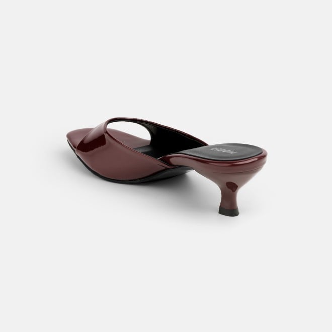 Mochi Women Maroon Casual Slip Ons (SKU: 40-2476-44-36)