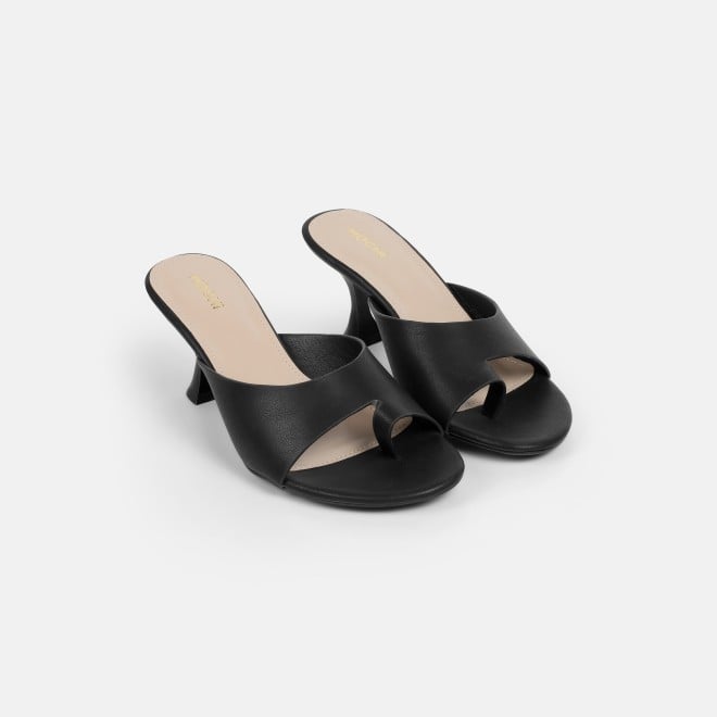 Mochi Women Black Casual Slip Ons (SKU: 40-446-11-36)