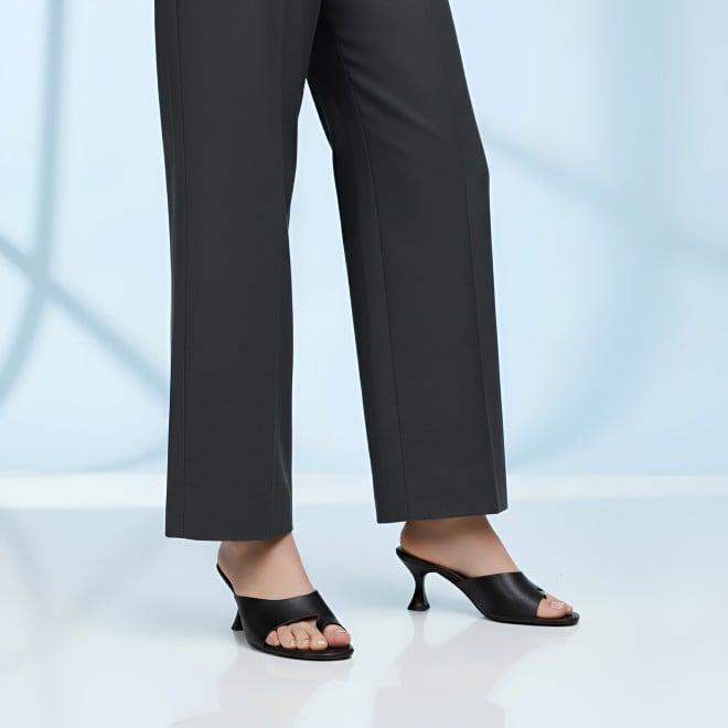 Mochi Women Black Casual Slip Ons (SKU: 40-446-11-36)