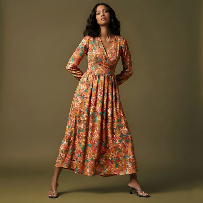 Mochi Women Gun-metal Casual Slip Ons (SKU: 40-474-29-36)