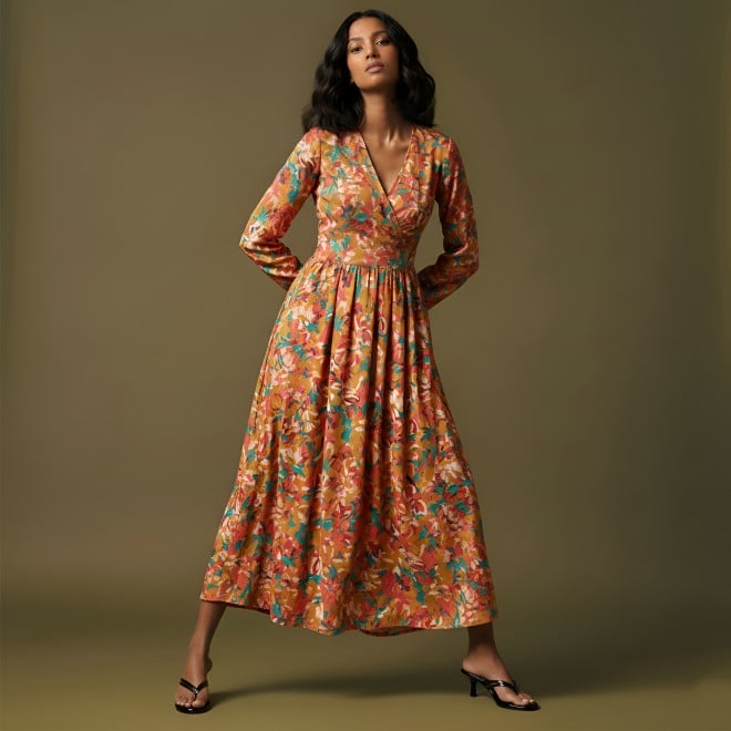 Mochi Women Black Casual Slip Ons (SKU: 40-483-11-36)