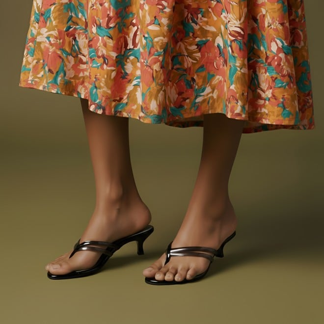 Mochi Women Black Casual Slip Ons (SKU: 40-483-11-36)