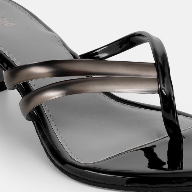 Mochi Women Black Casual Slip Ons (SKU: 40-483-11-36)