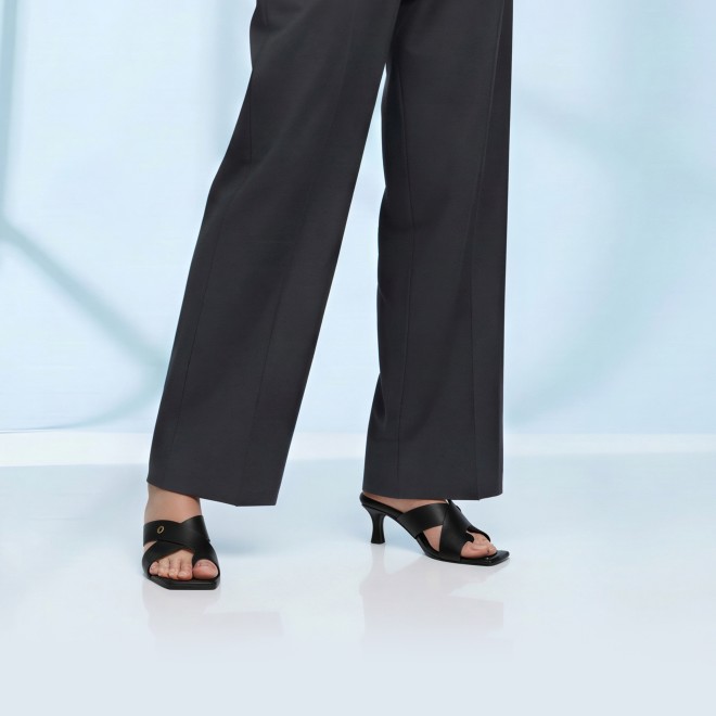 Mochi Women Black Casual Slip Ons (SKU: 40-498-11-36)