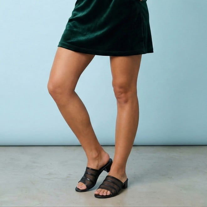 Mochi Women Black Casual Slip Ons (SKU: 40-502-11-36)