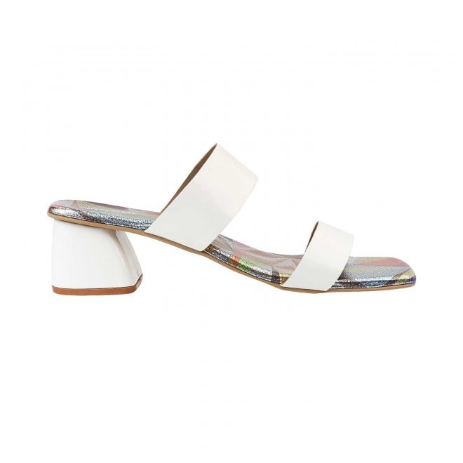 Mochi Women White Casual Sandals (SKU: 41-135-16-40)