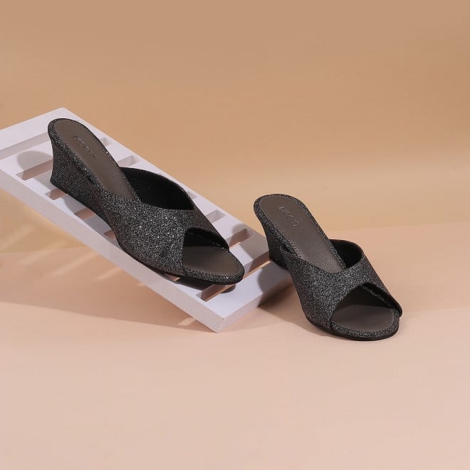 Mochi Women Gun-Metal Casual Slides