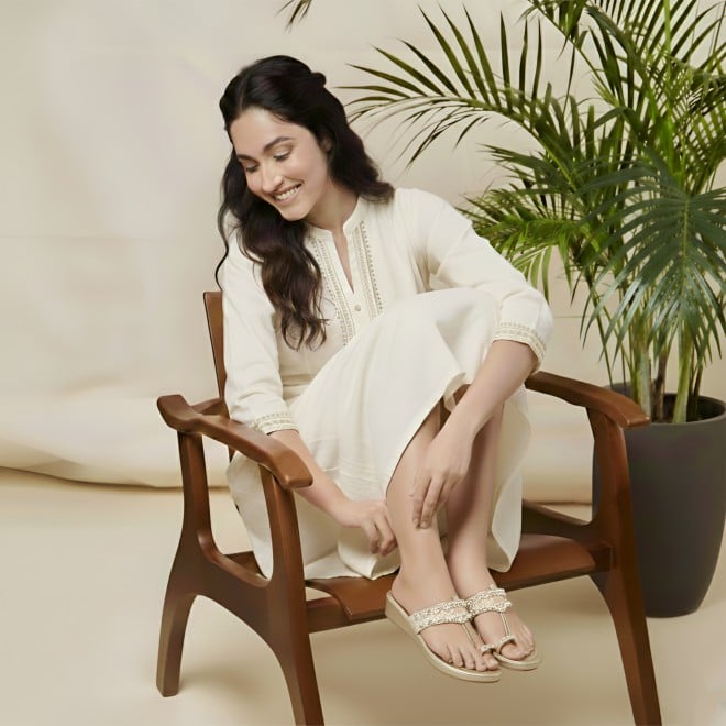 Mochi Women Gold Ethnic Kolhapuris (SKU: 44-244-15-36)