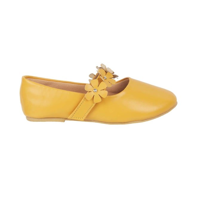 Mochi Girls Yellow Casual Ballerinas (SKU: 56-27-33-25)