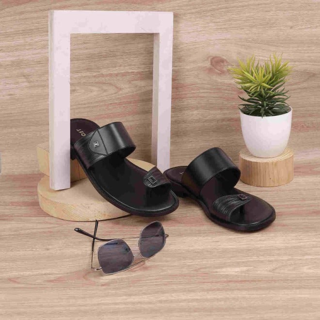 Mochi Men Black Casual Sandals (SKU: 60-43-11-44)