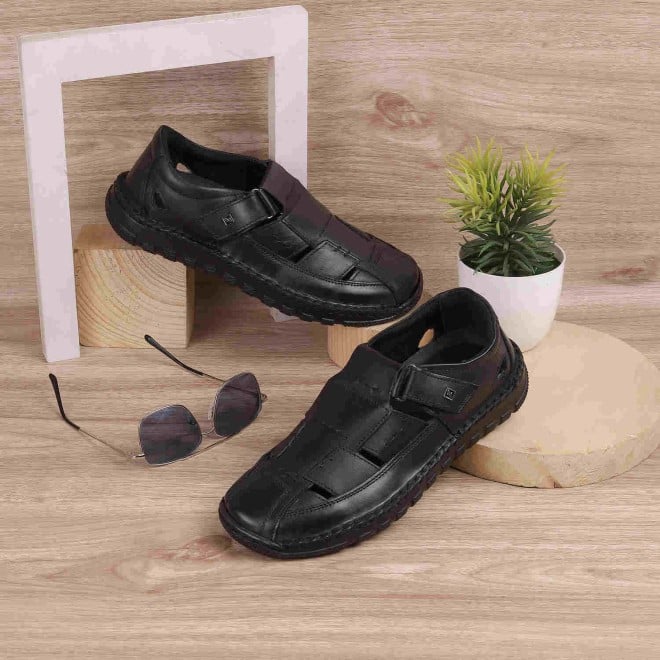 Mochi Men Black Casual Sandals (SKU: 60-86-11-40)