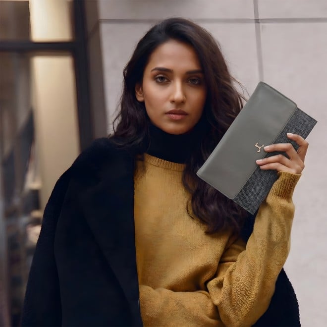 Mochi Women Grey Clutch (SKU: 66-1057-14-10)