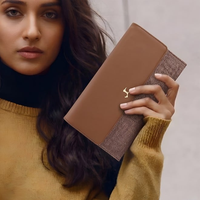 Mochi Women Brown Clutch (SKU: 66-1057-12-10) Mochi Women Brown Clutch (SKU: 66-1057-12-10)