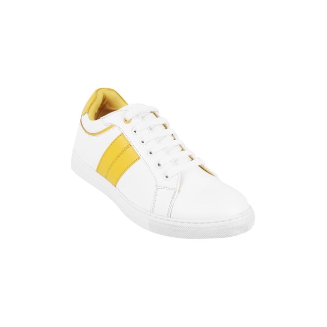 Mochi Men White Casual Sneakers (SKU: 71-131-16-41)