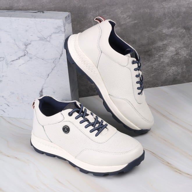 Mochi Men White Casual Sneakers