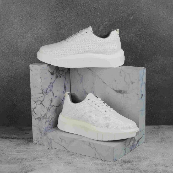 Mochi Men White Casual Sneakers