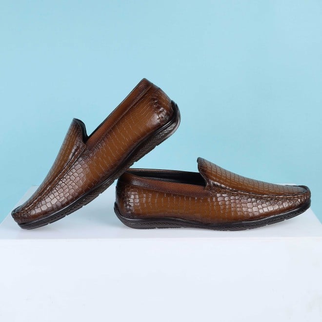 Mochi Men Tan Casual Loafers