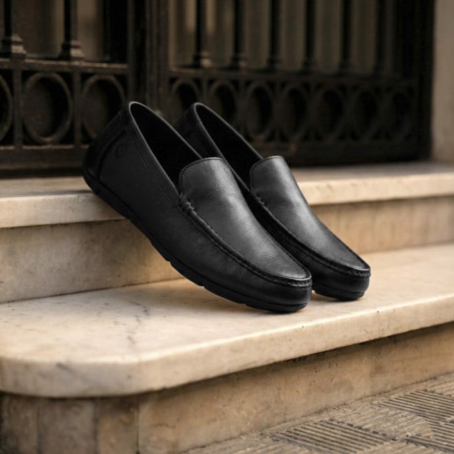 Mochi Men Black Casual Loafers
