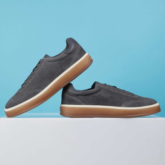 Mochi Men Grey Casual Sneakers