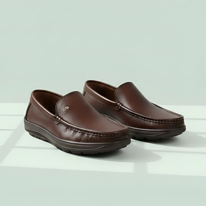 Mochi Men Tan Casual Loafers