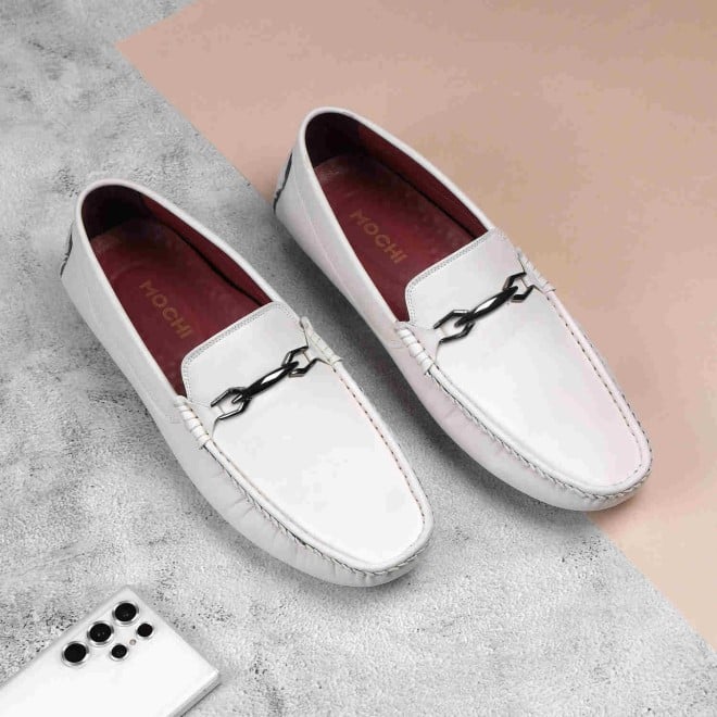 Mochi Men Off-white Casual Loafers