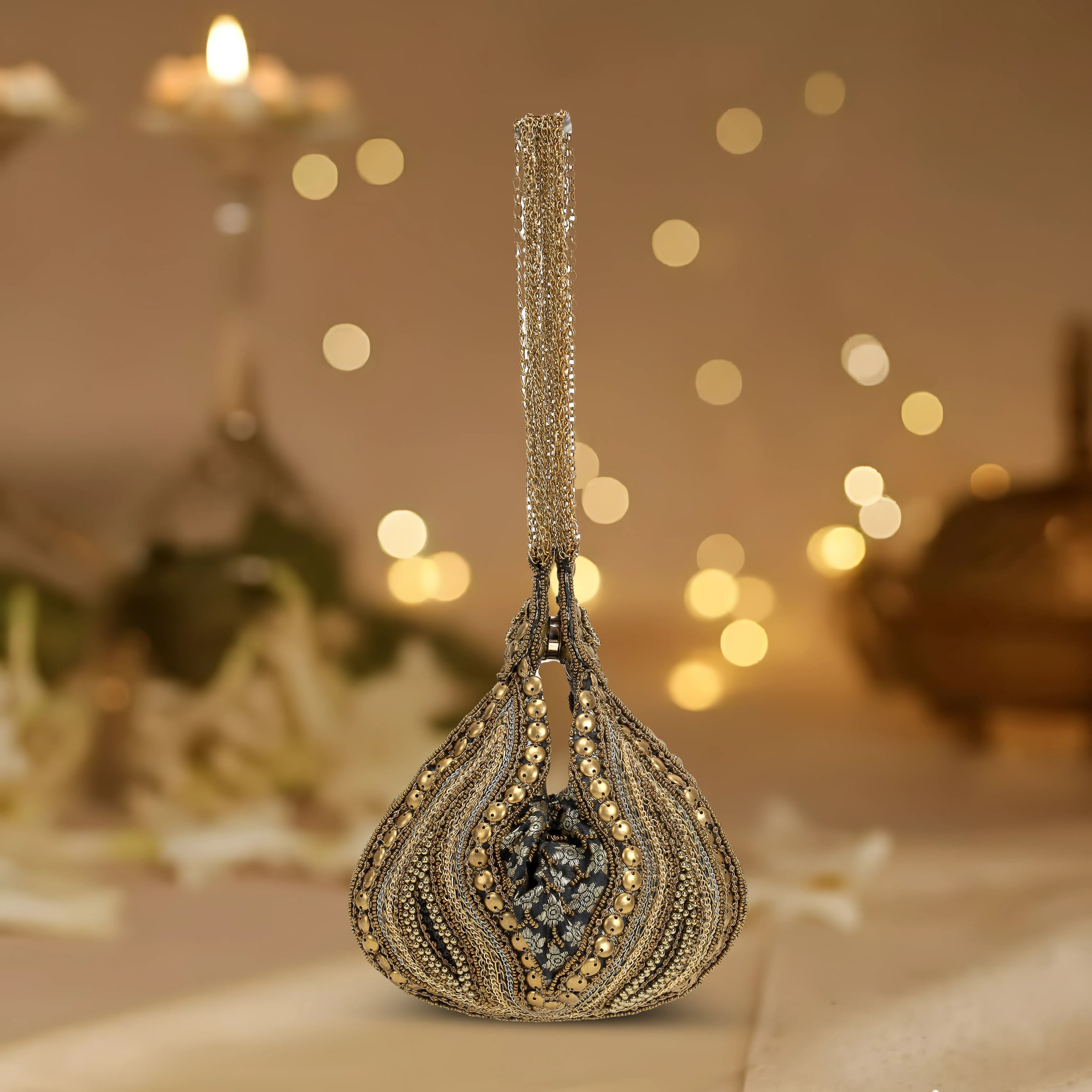 Cheemo Women Black Potlis